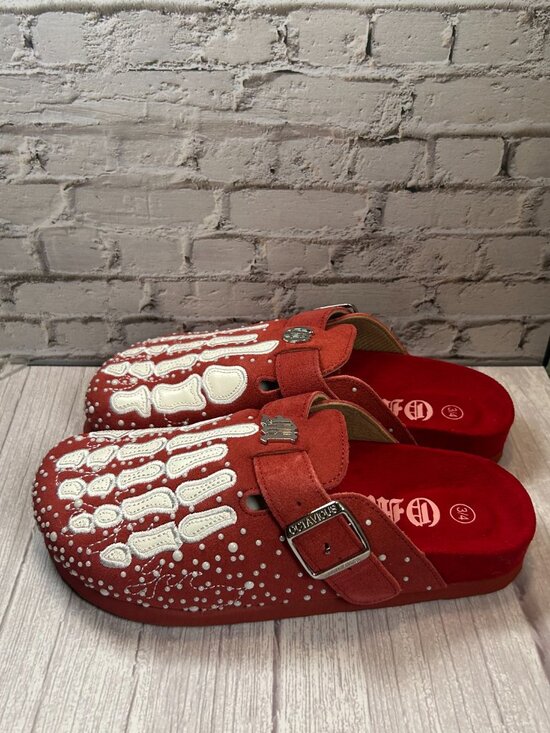 OCTAVIOUS MARKS RED PEARL UNISEX CLOG: 3/4 main image 5